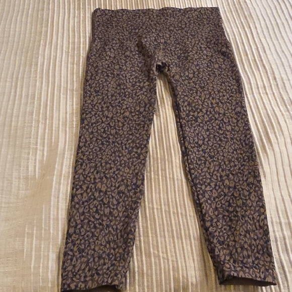 SPANX Leopard Print Leggings - Black and Gray - Picture 10 of 11